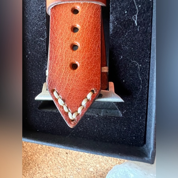 Apple Series 8: handmade leather band - Picture 2 of 8